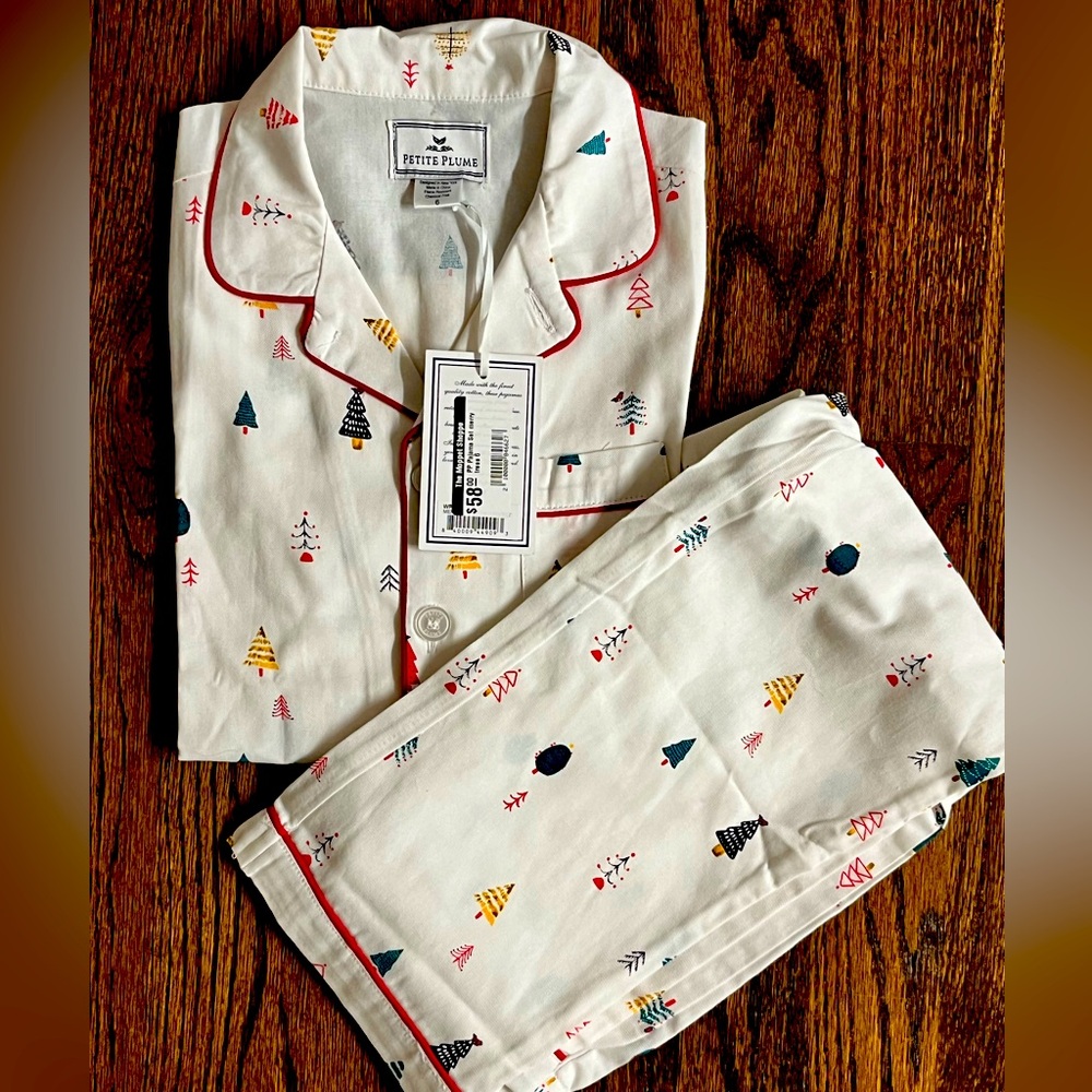 NWT petite plume size 6 Christmas pajamas